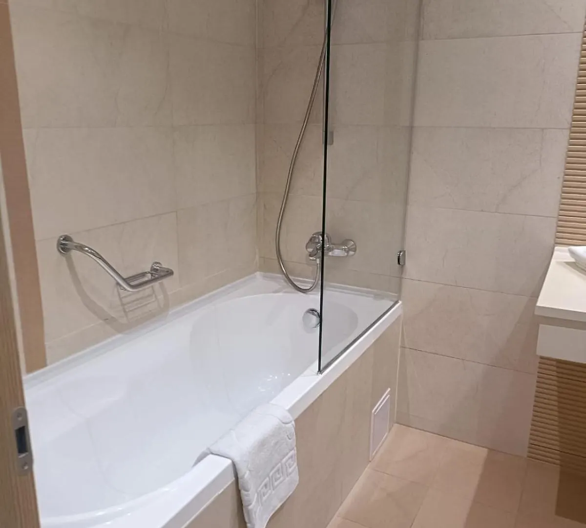 Miha Deluxe Rooms Boekarest Appartement